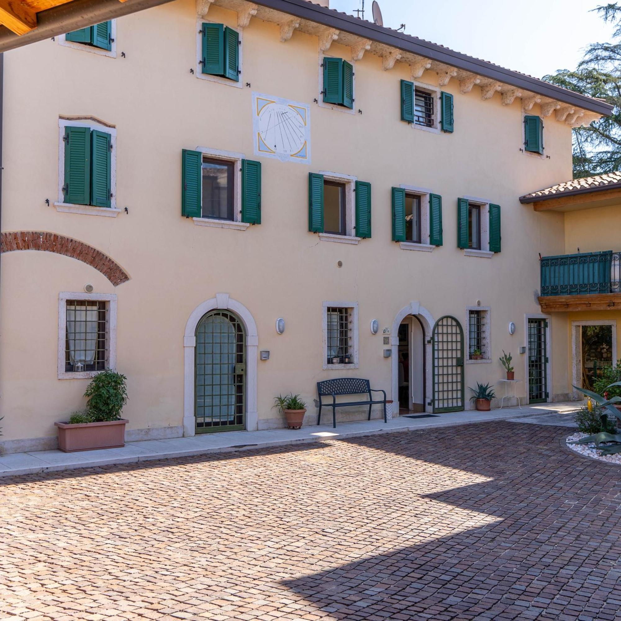 Bed and Breakfast A Casa Di Tom à SantʼAmbrogio di Valpolicella Extérieur photo